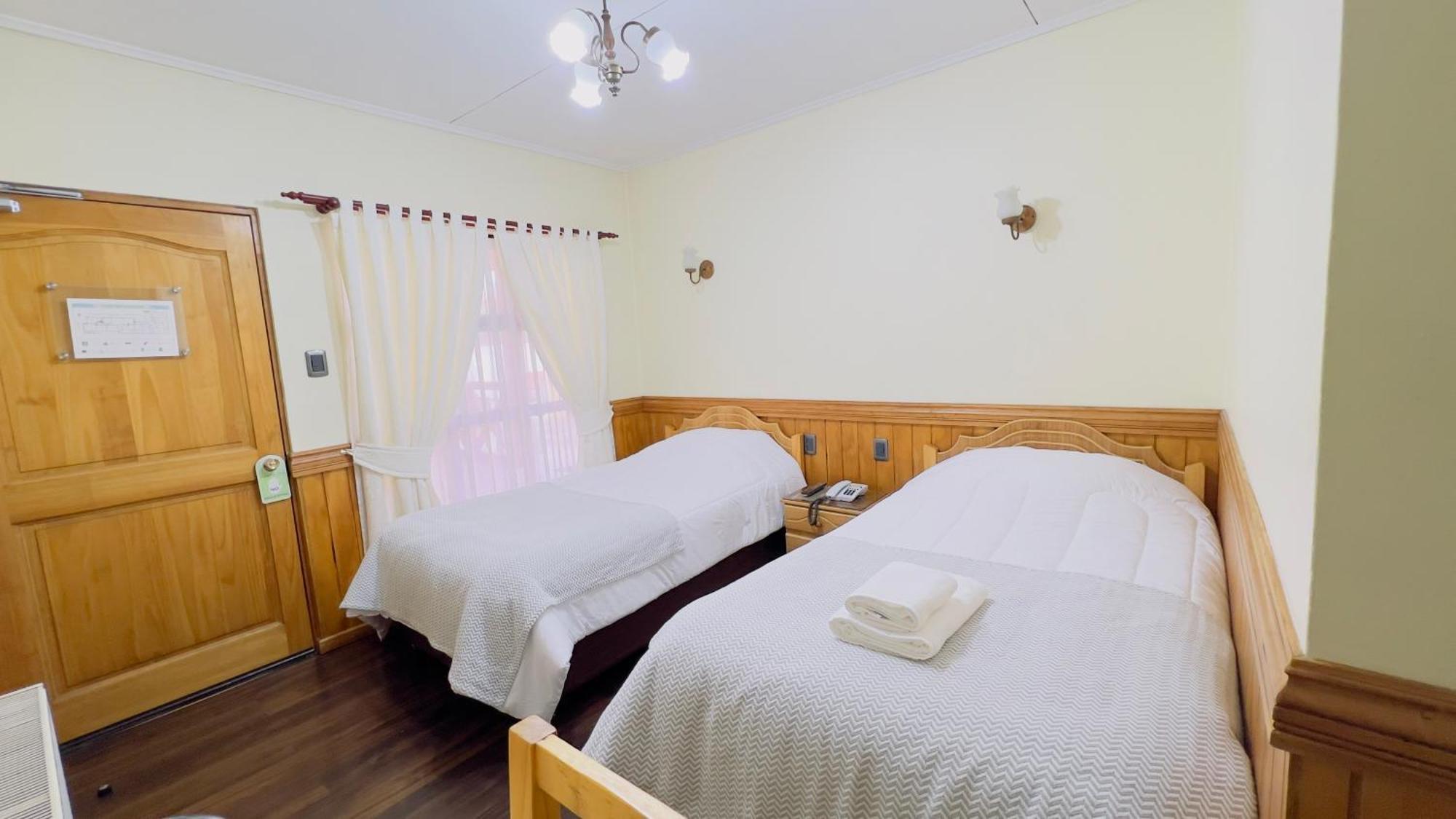 Hostal Loreto Belen Puerto Natales Bagian luar foto