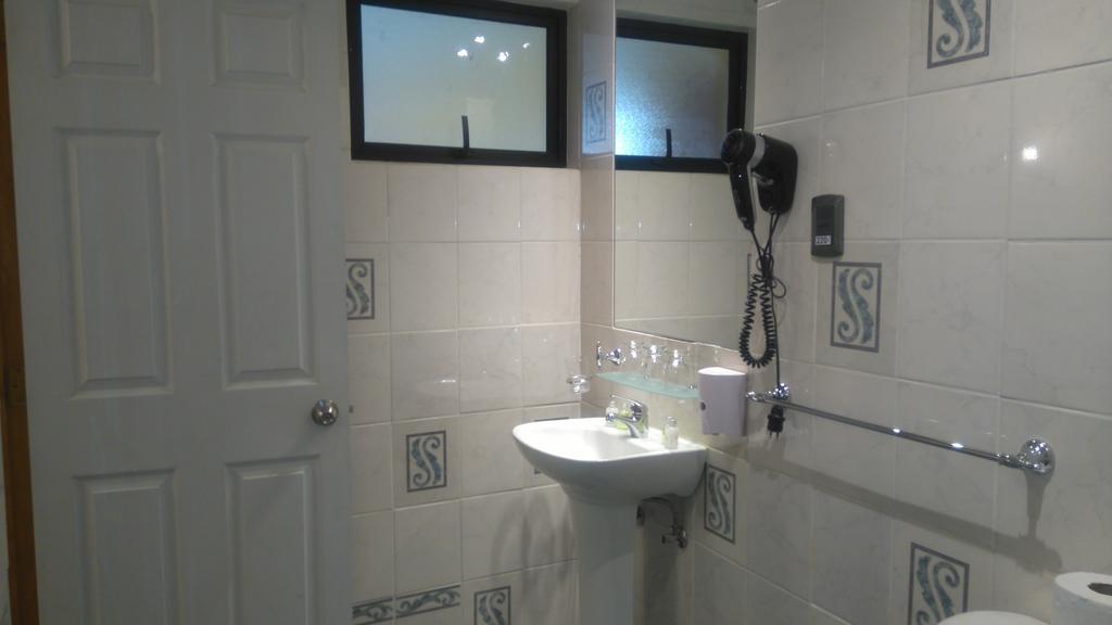 Hostal Loreto Belen Puerto Natales Bagian luar foto