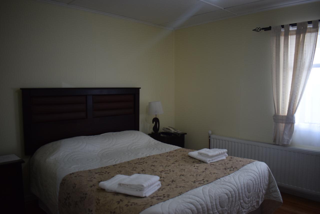 Hostal Loreto Belen Puerto Natales Bagian luar foto