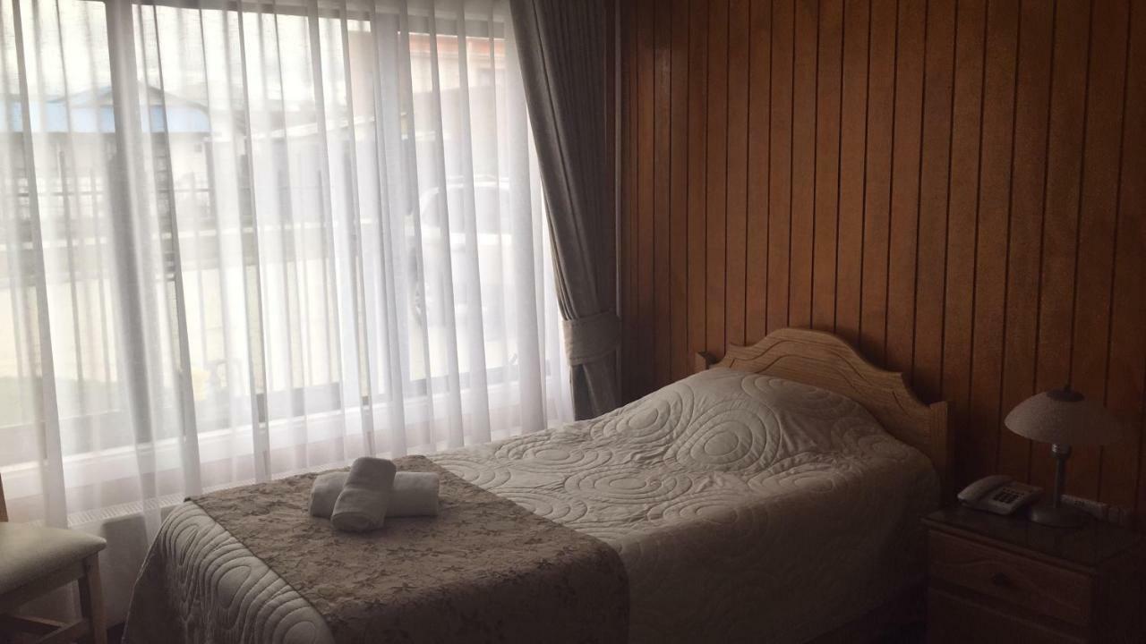 Hostal Loreto Belen Puerto Natales Bagian luar foto